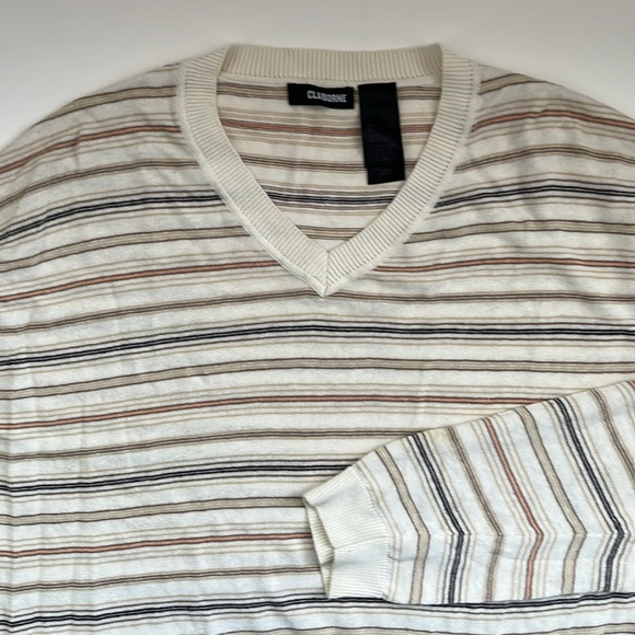 Claiborne lightweight sweater. - Picture 2 of 6